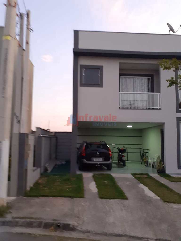 Sobrado de Condomínio em Jacareí, no bairro Jardim Jacinto