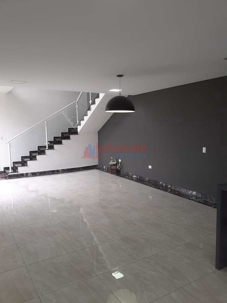 Sobrado de Condomínio em Jacareí, no bairro Jardim Jacinto