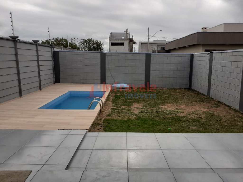 Sobrado de Condomínio em Jacareí, no bairro Jardim Jacinto