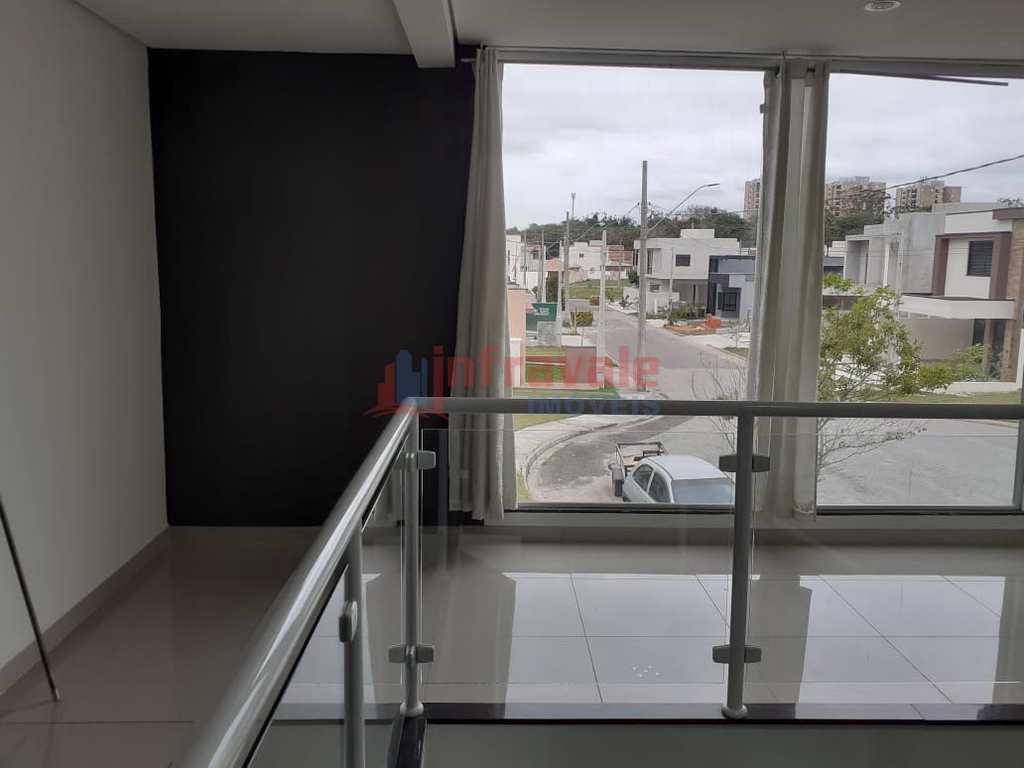Sobrado de Condomínio em Jacareí, no bairro Jardim Jacinto