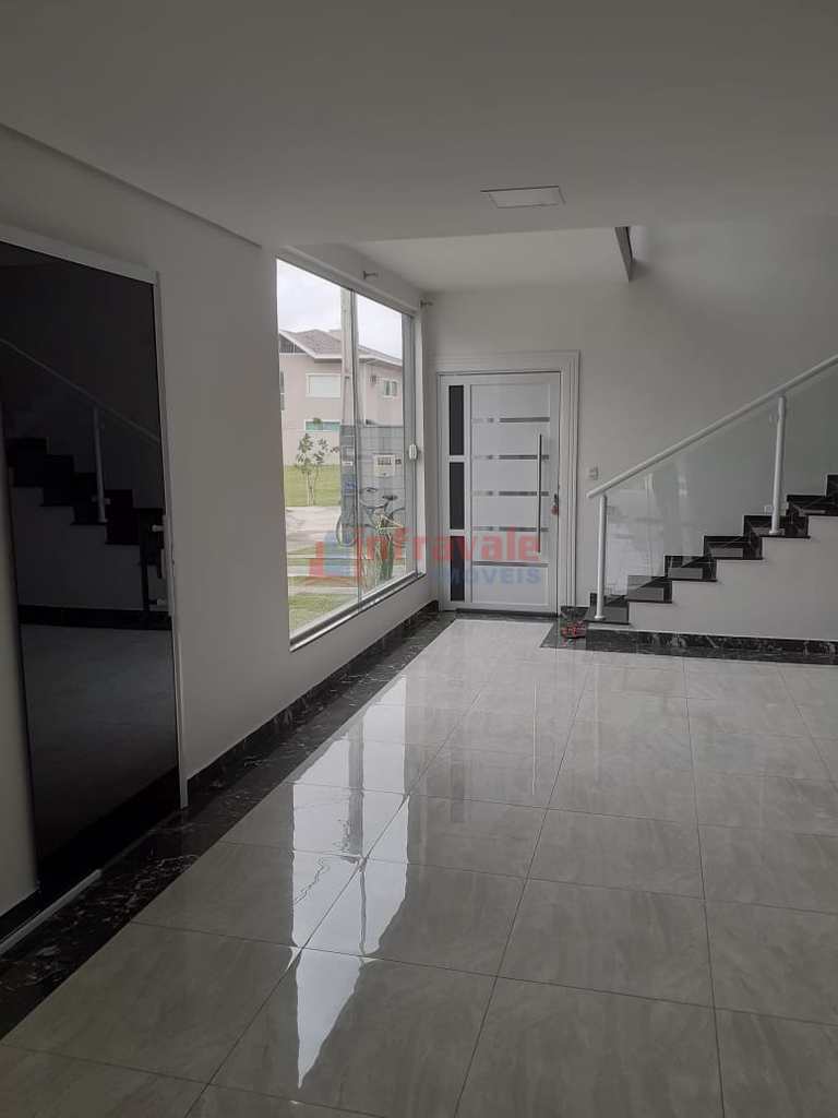 Sobrado de Condomínio em Jacareí, no bairro Jardim Jacinto