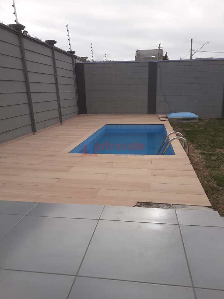 Sobrado de Condomínio em Jacareí, no bairro Jardim Jacinto