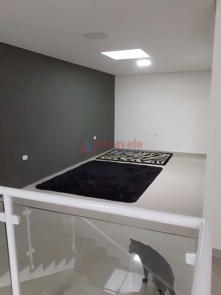 Sobrado de Condomínio em Jacareí, no bairro Jardim Jacinto