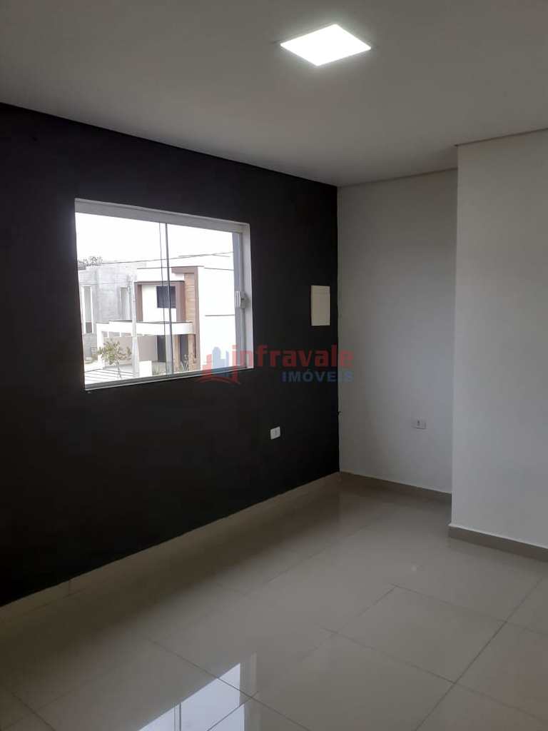Sobrado de Condomínio em Jacareí, no bairro Jardim Jacinto