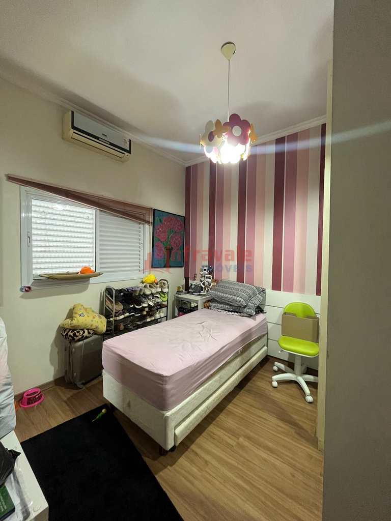 Sobrado de Condomínio em Jacareí, no bairro Loteamento Villa Branca