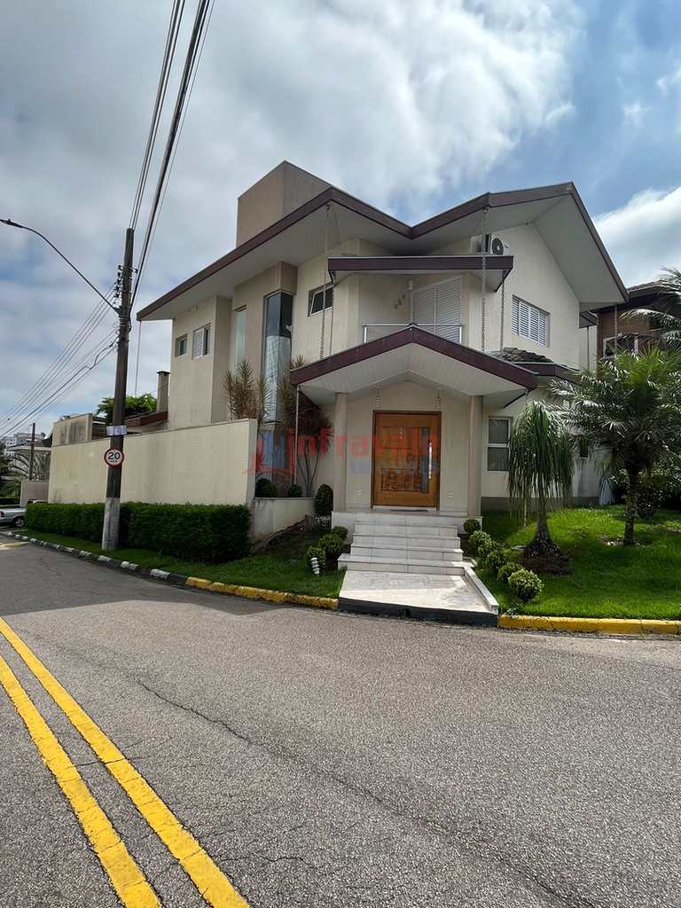 Sobrado de Condomínio em Jacareí, no bairro Loteamento Villa Branca
