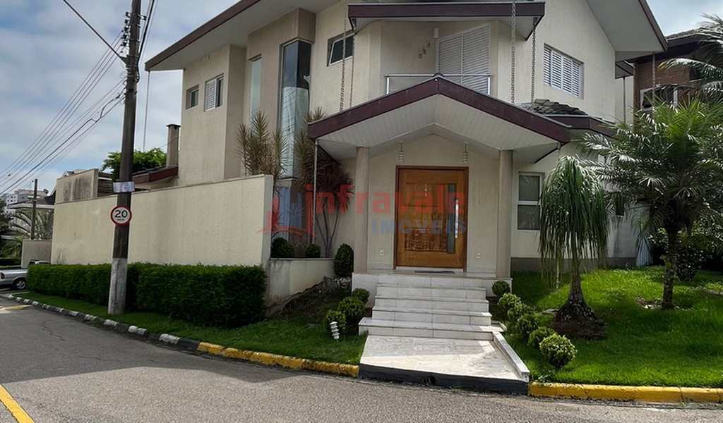 Sobrado de Condomínio em Jacareí, bairro Loteamento Villa Branca