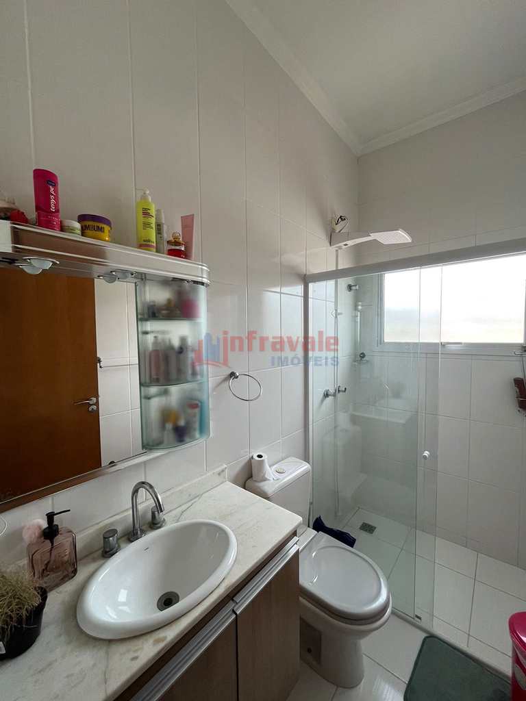Sobrado de Condomínio em Jacareí, no bairro Loteamento Villa Branca