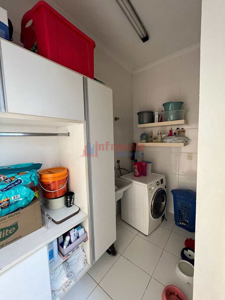 Sobrado de Condomínio em Jacareí, no bairro Loteamento Villa Branca