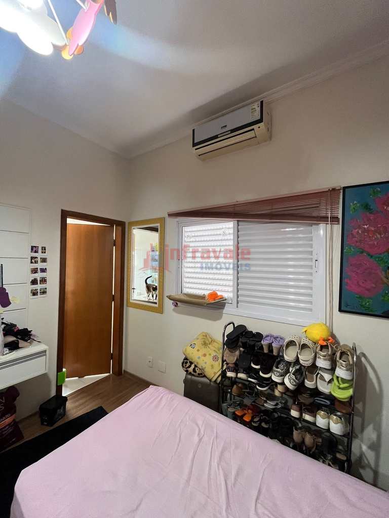 Sobrado de Condomínio em Jacareí, no bairro Loteamento Villa Branca