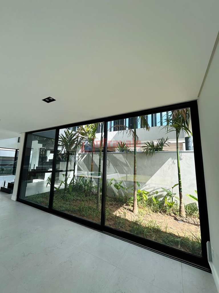Sobrado de Condomínio em São José dos Campos, no bairro Condomínio Residencial Colinas do Paratehy