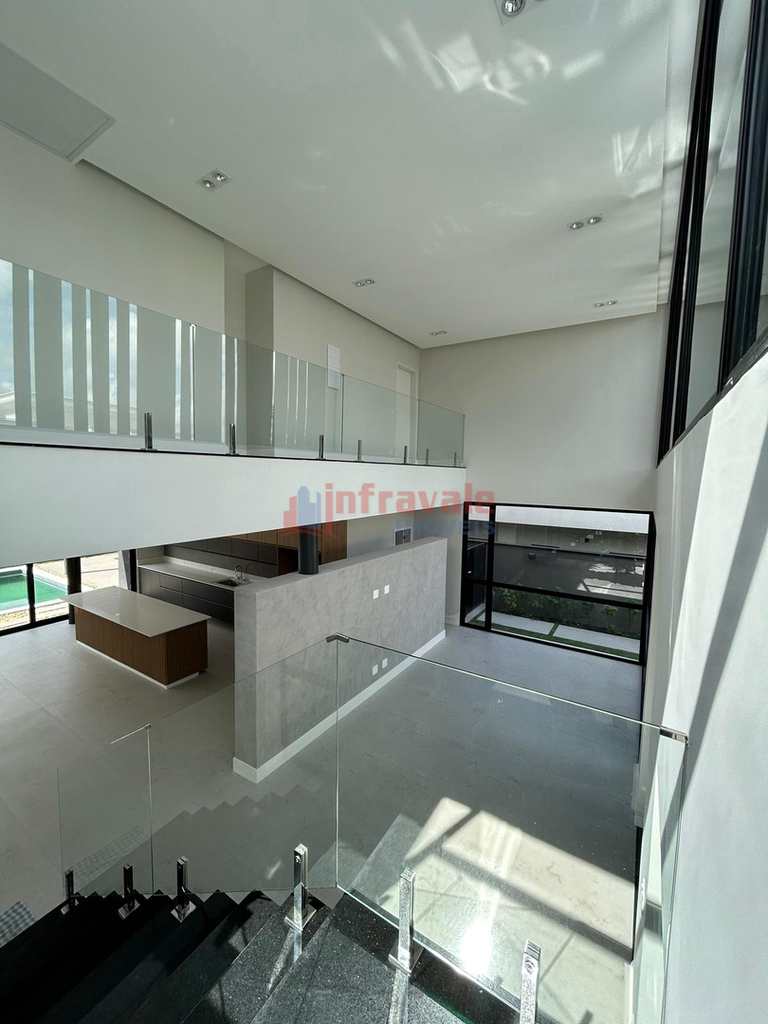 Sobrado de Condomínio em São José dos Campos, no bairro Condomínio Residencial Colinas do Paratehy