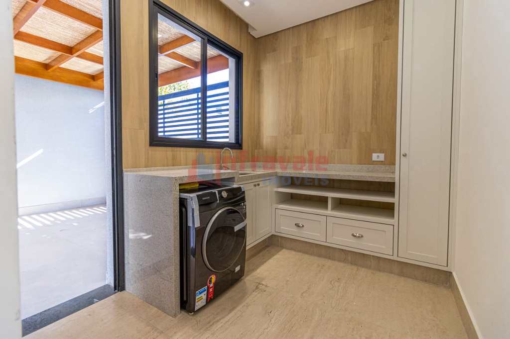 Sobrado de Condomínio em São José dos Campos, no bairro Condomínio Residencial Monte Carlo