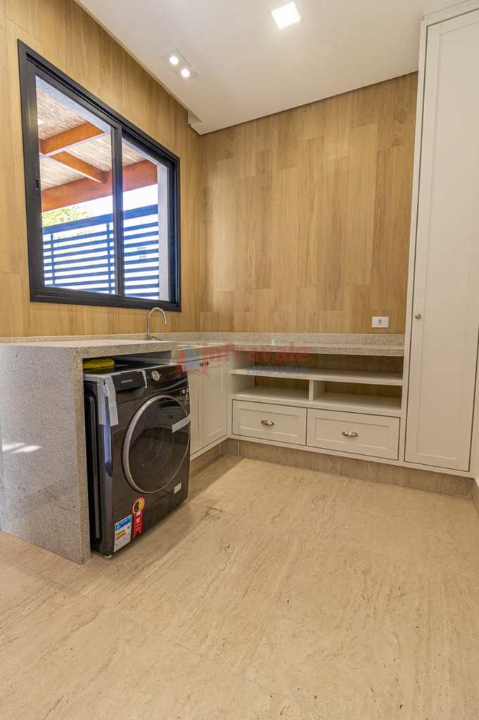 Sobrado de Condomínio em São José dos Campos, no bairro Condomínio Residencial Monte Carlo