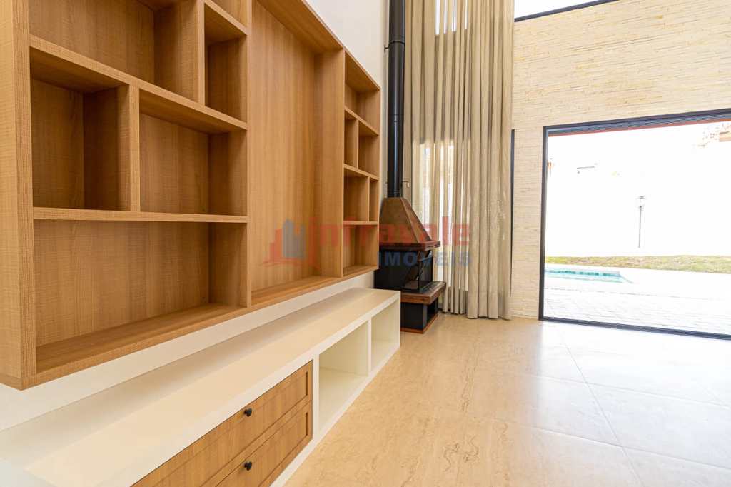 Sobrado de Condomínio em São José dos Campos, no bairro Condomínio Residencial Monte Carlo