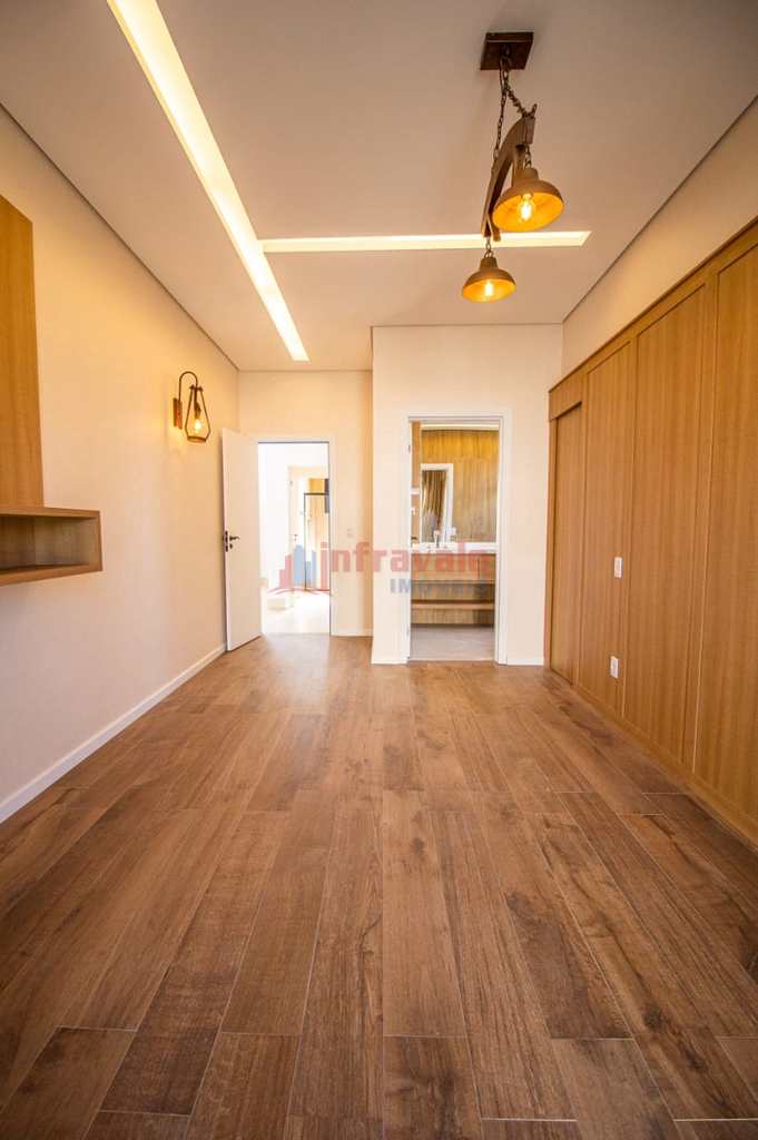 Sobrado de Condomínio em São José dos Campos, no bairro Condomínio Residencial Monte Carlo
