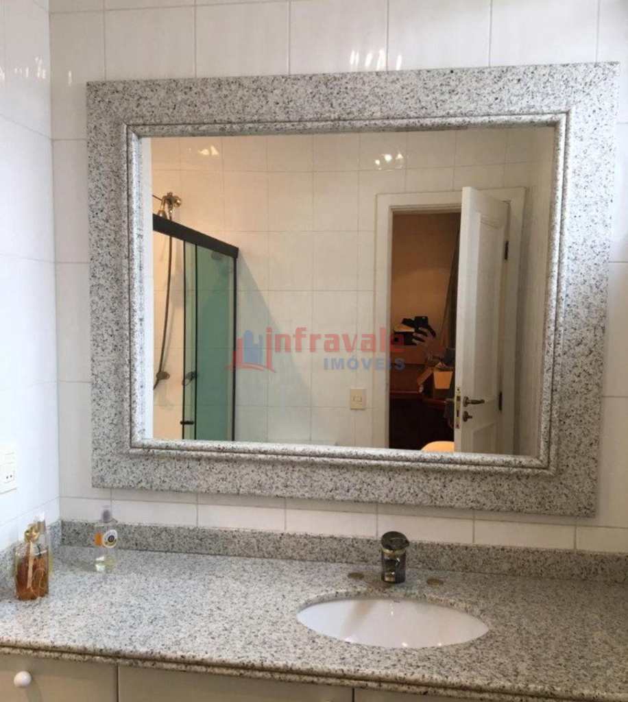 Apartamento em Jacareí, no bairro Centro