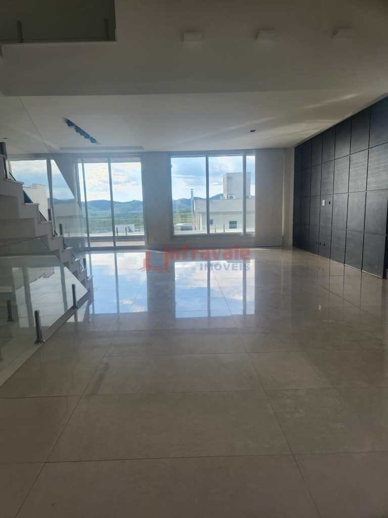 Sobrado de Condomínio em São José dos Campos, no bairro Condomínio Residencial Jaguary