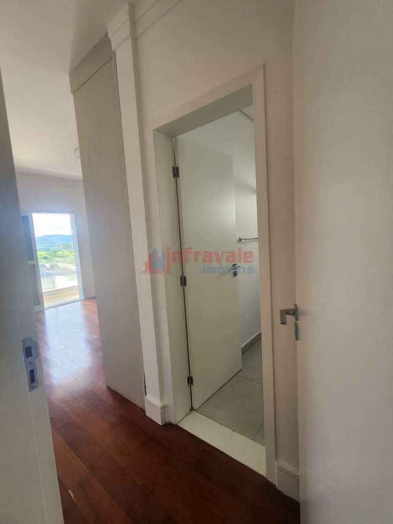Sobrado de Condomínio em São José dos Campos, no bairro Condomínio Residencial Jaguary