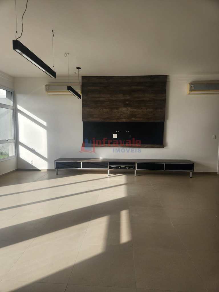 Sobrado de Condomínio em São José dos Campos, no bairro Condomínio Residencial Jaguary