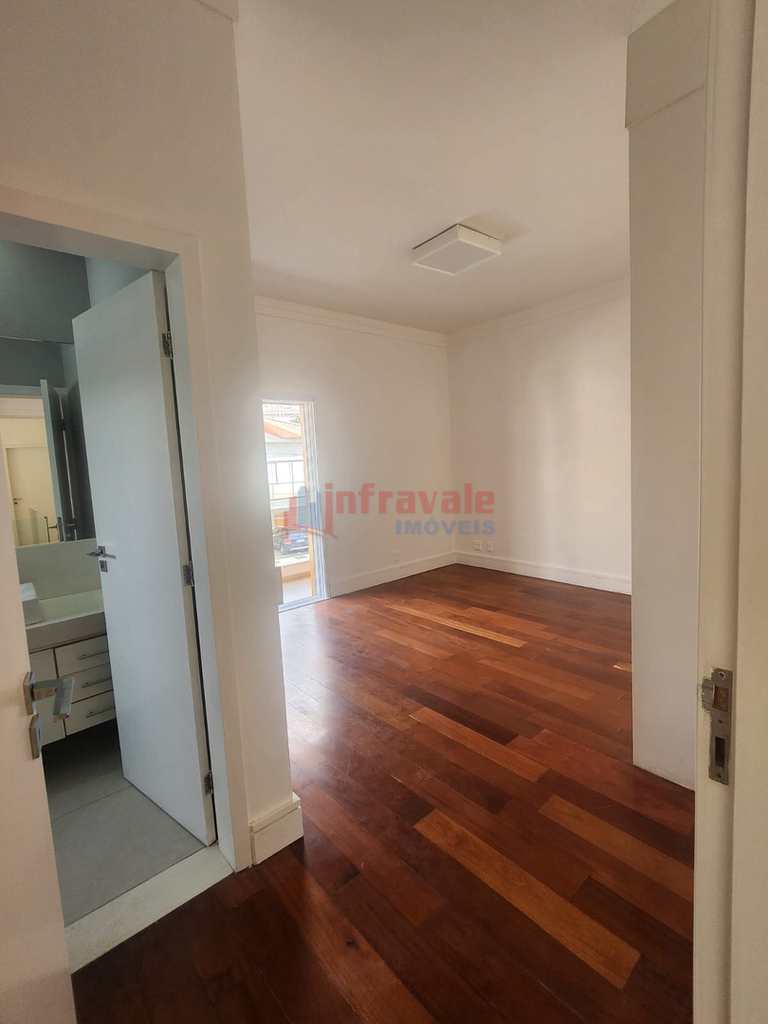 Sobrado de Condomínio em São José dos Campos, no bairro Condomínio Residencial Jaguary