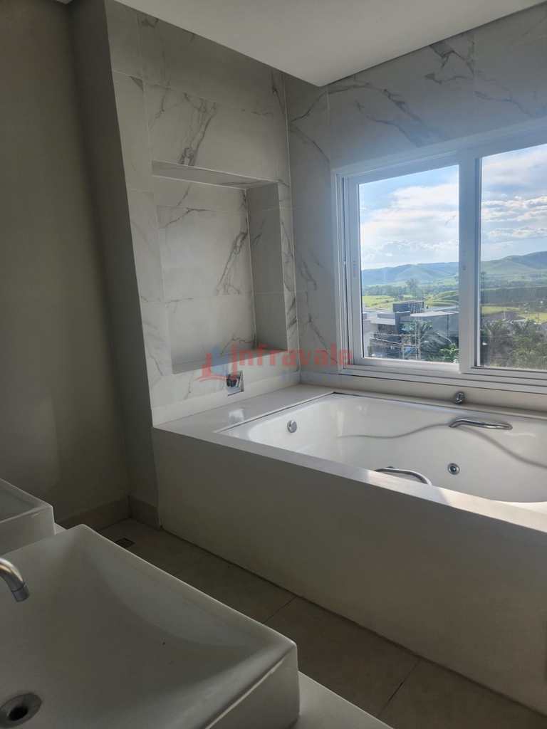 Sobrado de Condomínio em São José dos Campos, no bairro Condomínio Residencial Jaguary