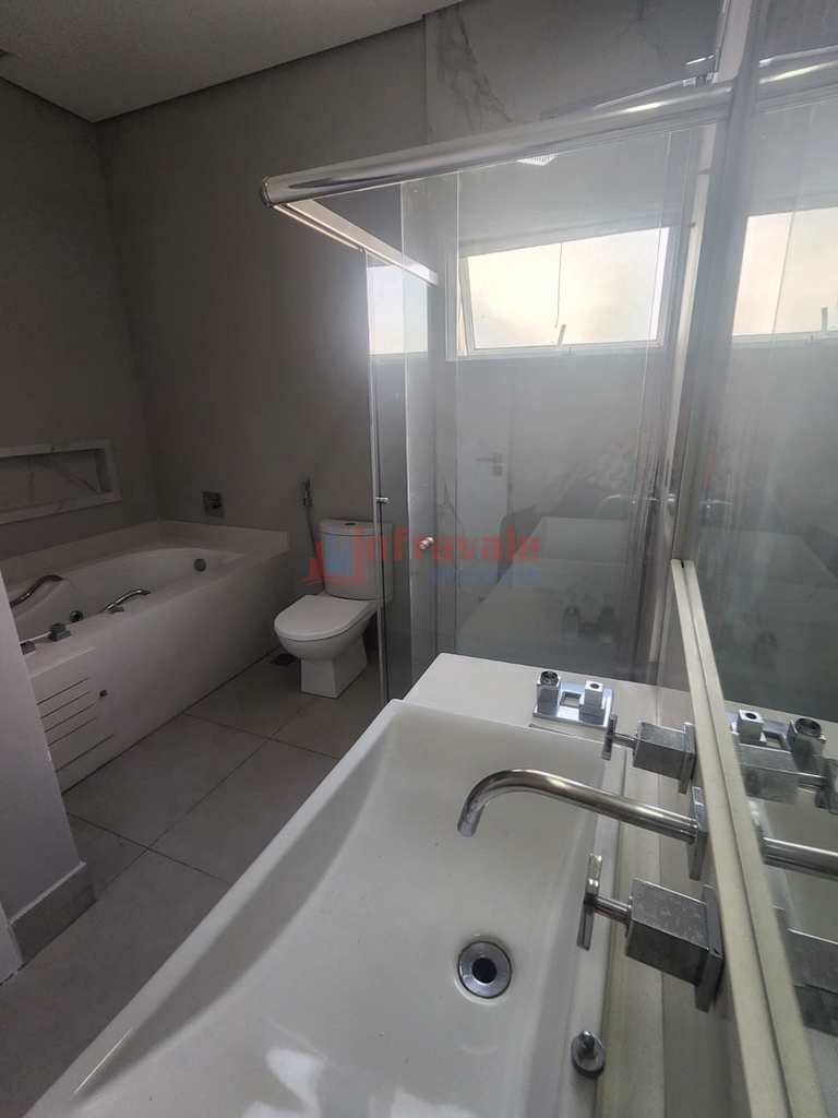 Sobrado de Condomínio em São José dos Campos, no bairro Condomínio Residencial Jaguary