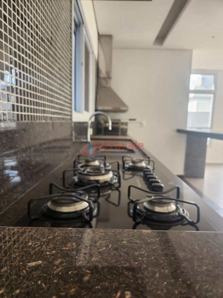 Sobrado de Condomínio em São José dos Campos, no bairro Condomínio Residencial Jaguary