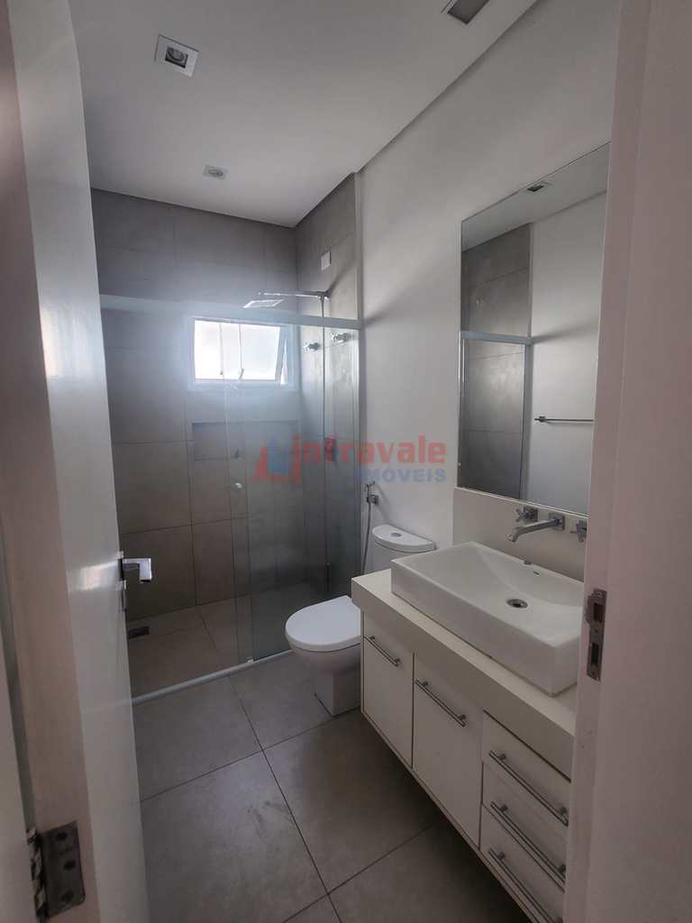 Sobrado de Condomínio em São José dos Campos, no bairro Condomínio Residencial Jaguary