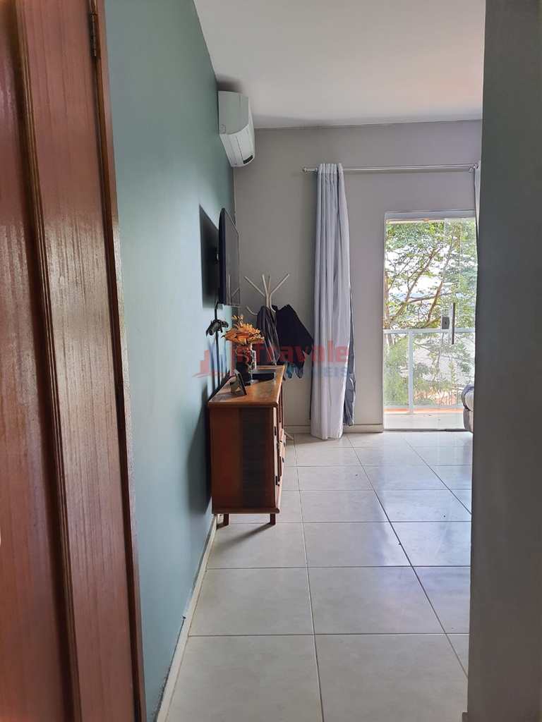 Casa em Jacareí, no bairro Jardim Terras de São João