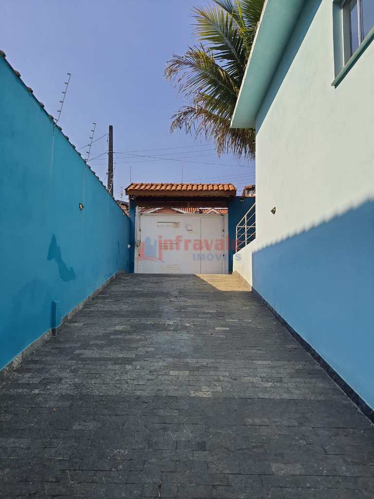 Casa em Jacareí, no bairro Jardim Terras de São João