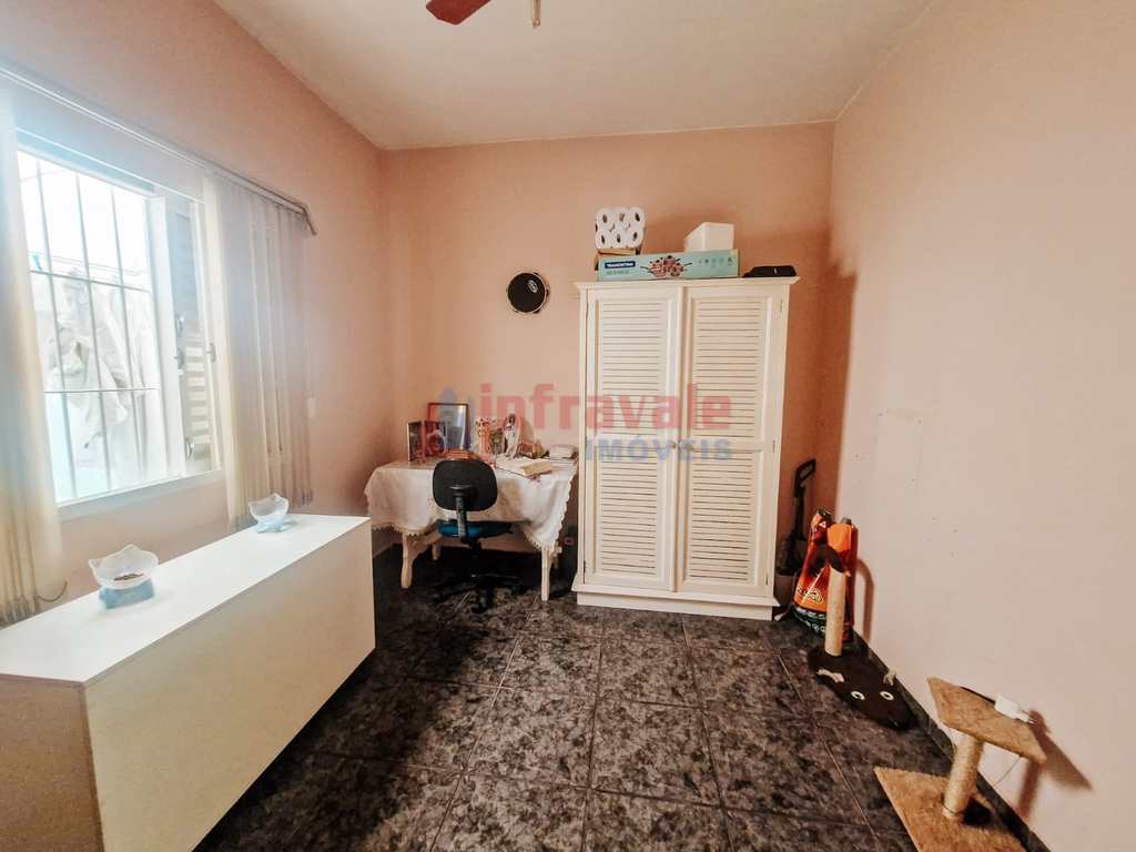 Casa em Jacareí, no bairro Parque Brasil