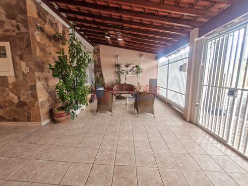 Casa, código 14689 em Jacareí, bairro Parque Brasil