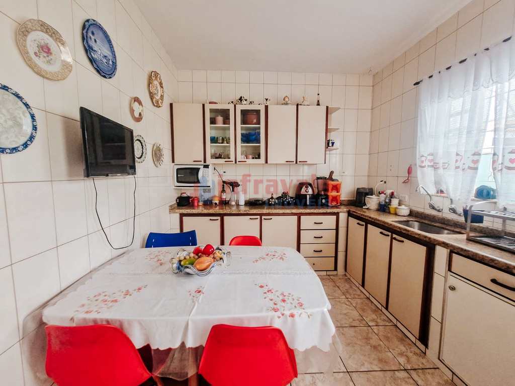 Casa em Jacareí, no bairro Parque Brasil