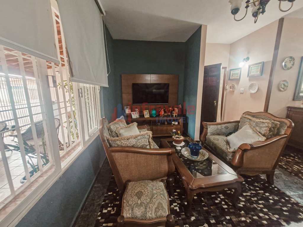 Casa em Jacareí, no bairro Parque Brasil