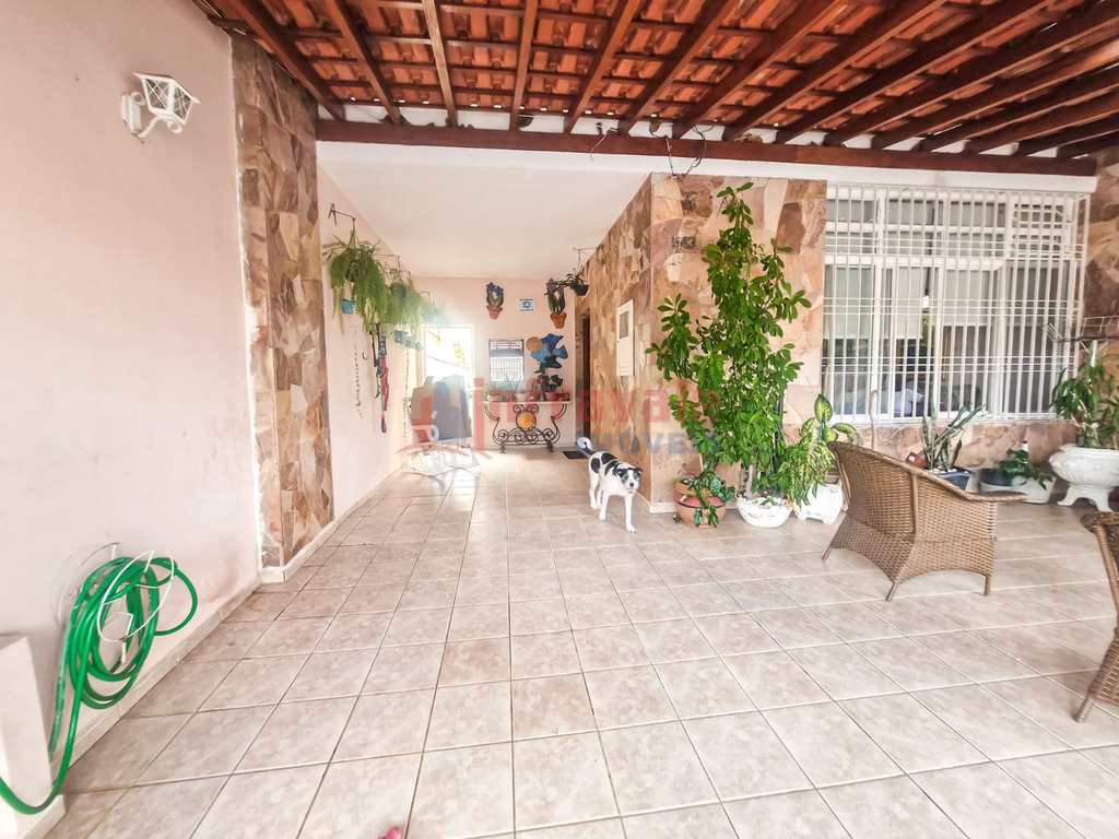Casa em Jacareí, no bairro Parque Brasil