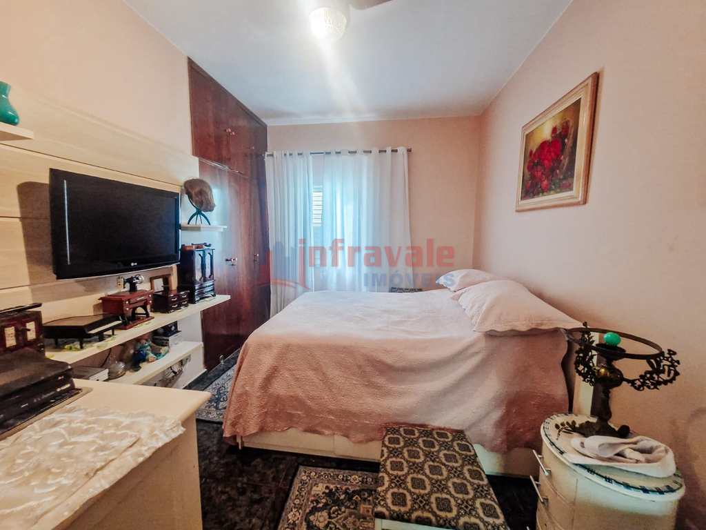 Casa em Jacareí, no bairro Parque Brasil