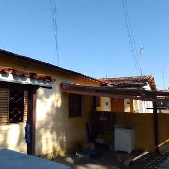 Casa em Jacareí, bairro Jardim Santa Maria