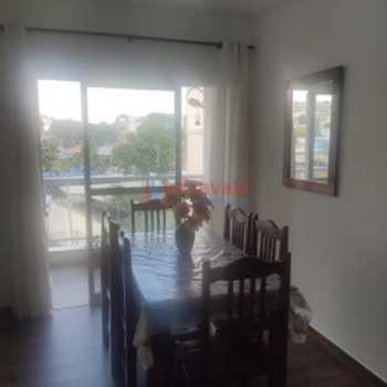 Apartamento em Jacareí, bairro Centro