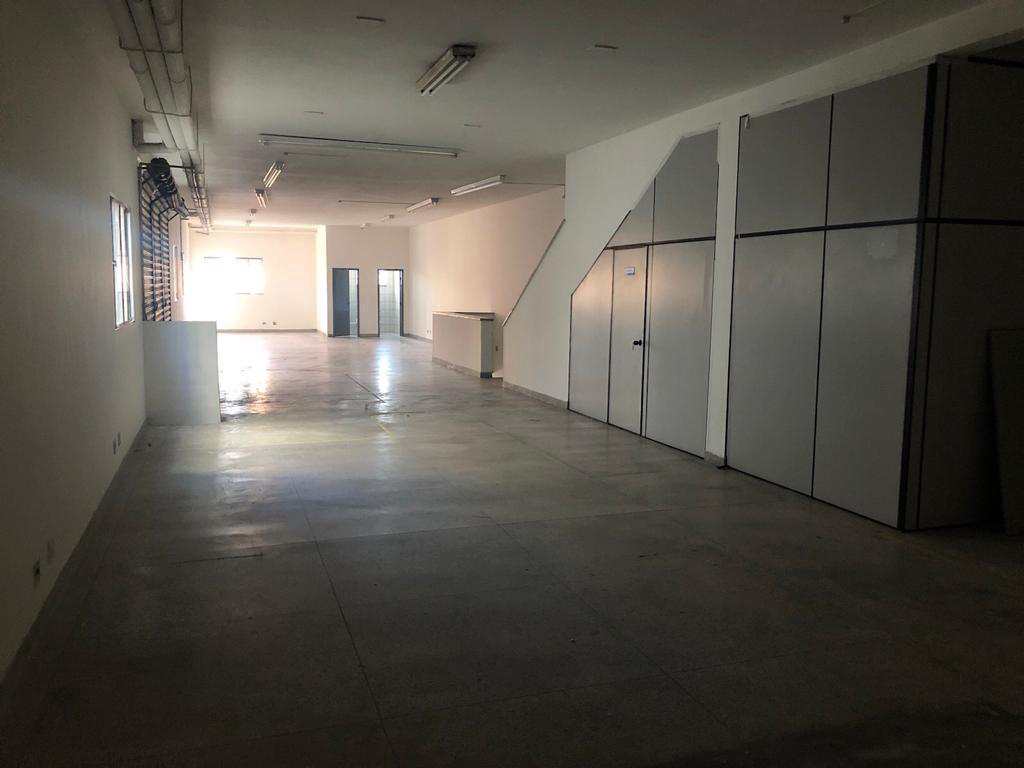 Conjunto Comercial em São Paulo, no bairro Vila Guarani (Z Sul)