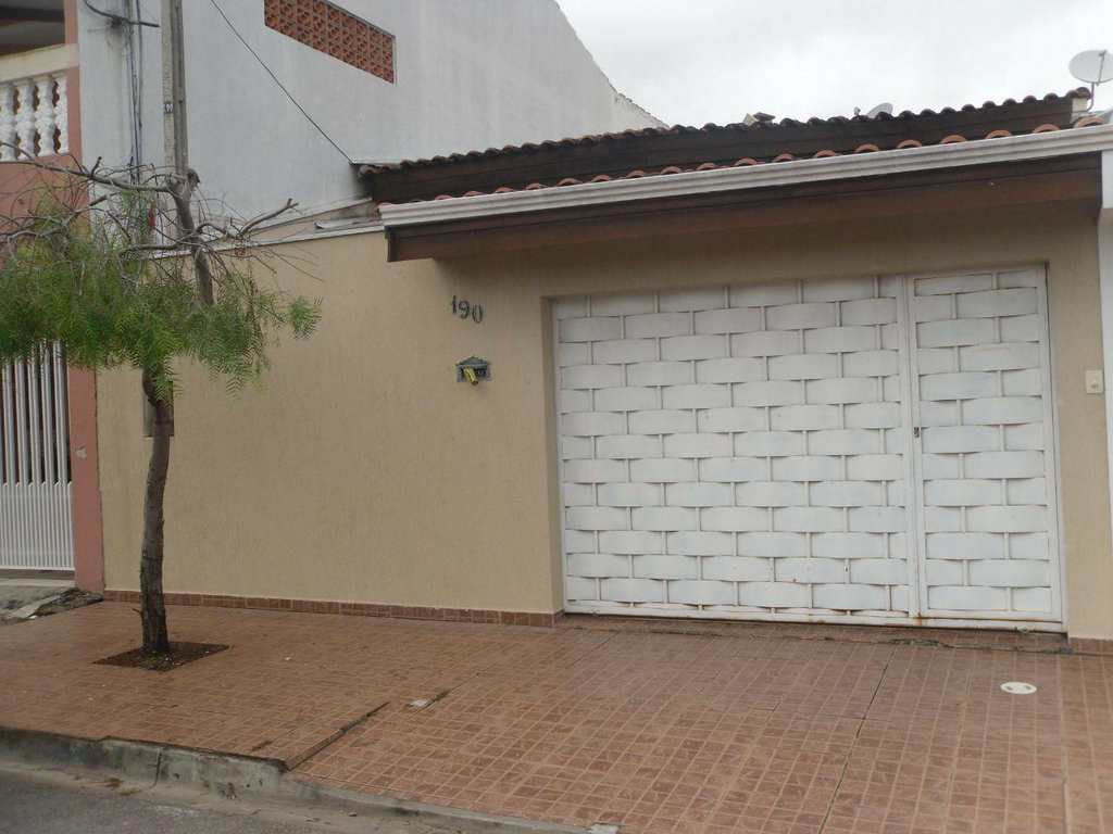 Casa em Sorocaba, no bairro Conjunto Habitacional Herbert de Souza
