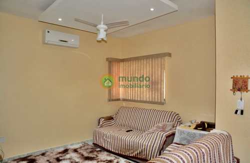 Casa, código 6477 em Taubaté, bairro Jardim Gurilândia