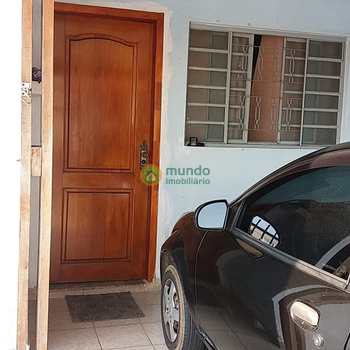 Casa em Taubaté, bairro Parque São Cristóvão