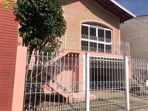 Casa, código 9500 em Taubaté, bairro Jardim Russi