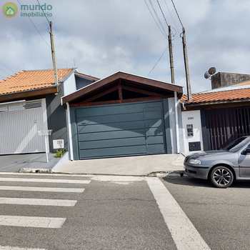 Casa em Taubaté, bairro Jardim Continental