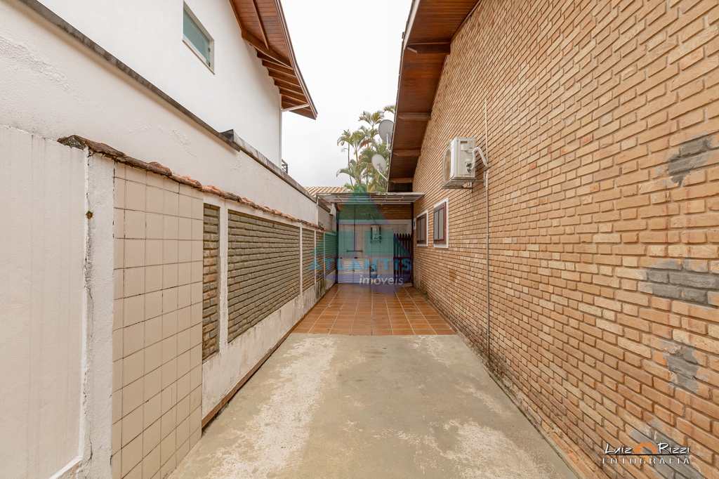 Casa em Ubatuba, no bairro Condomínio Lagoinha