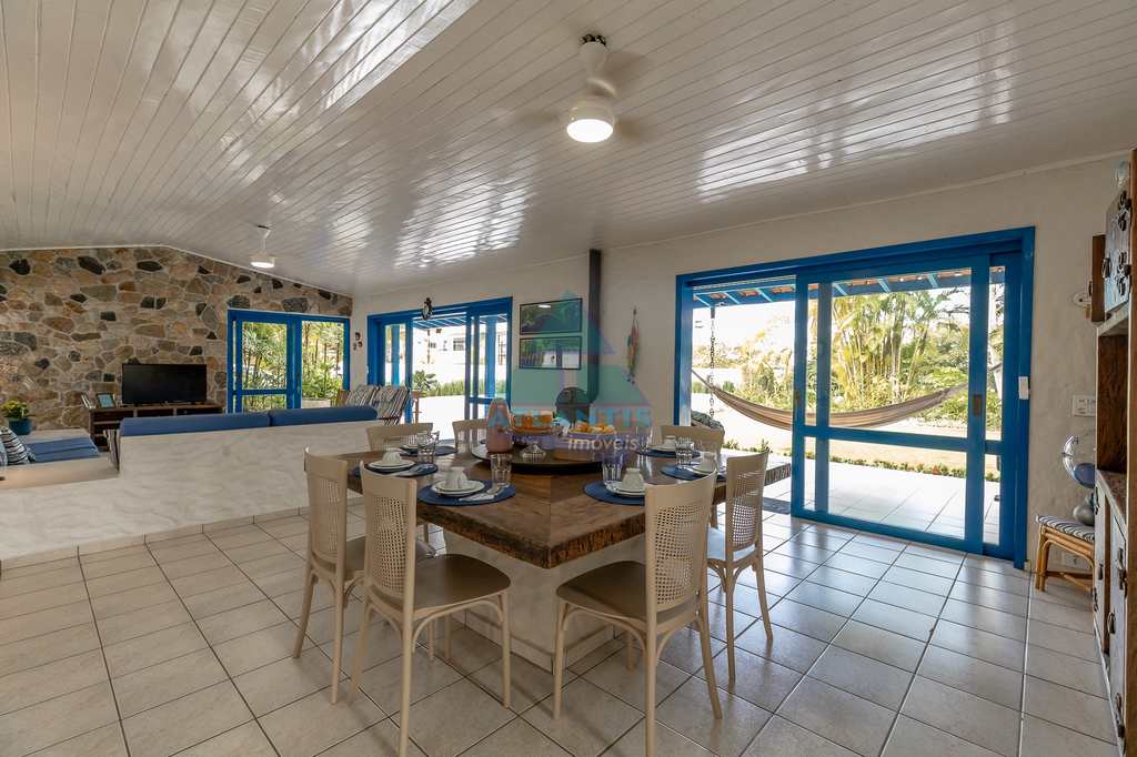 Casa em Ubatuba, no bairro Condomínio Lagoinha