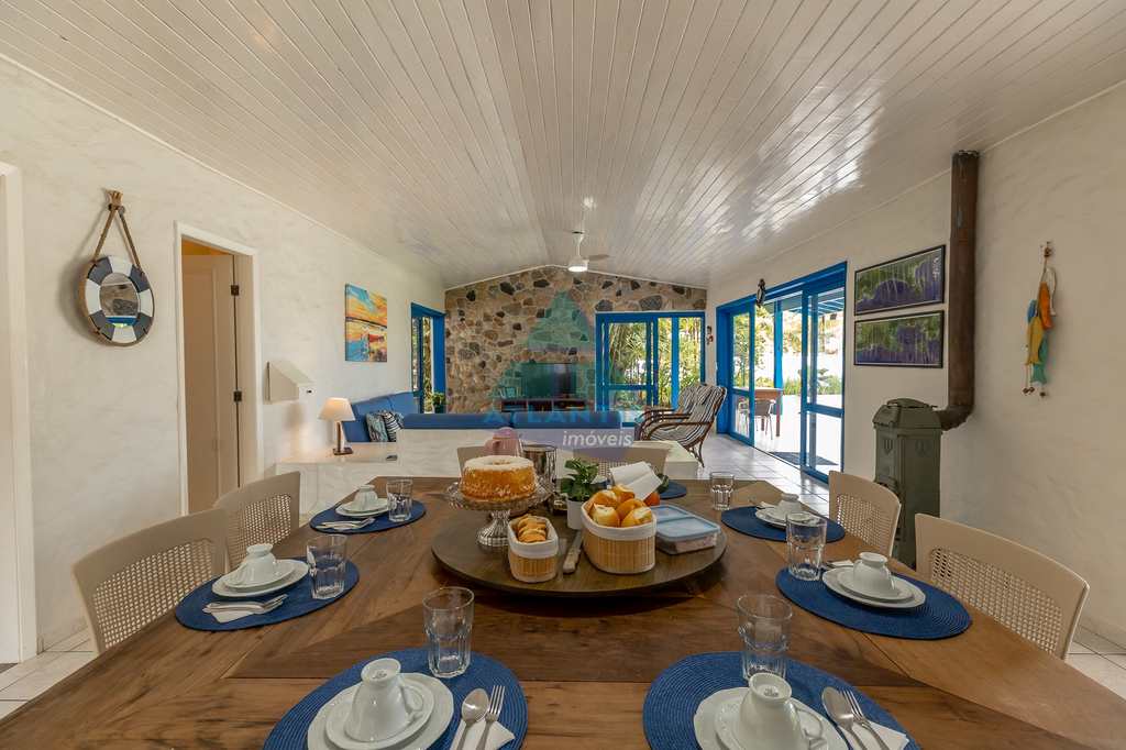 Casa em Ubatuba, no bairro Condomínio Lagoinha