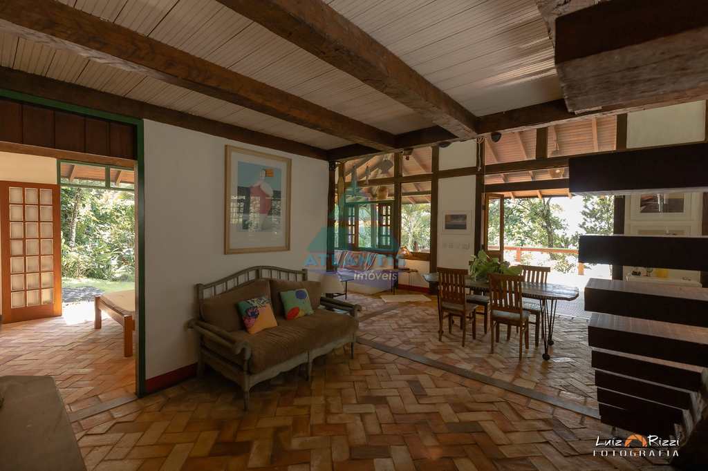 Casa em Ubatuba, no bairro Praia Grande do Bonete