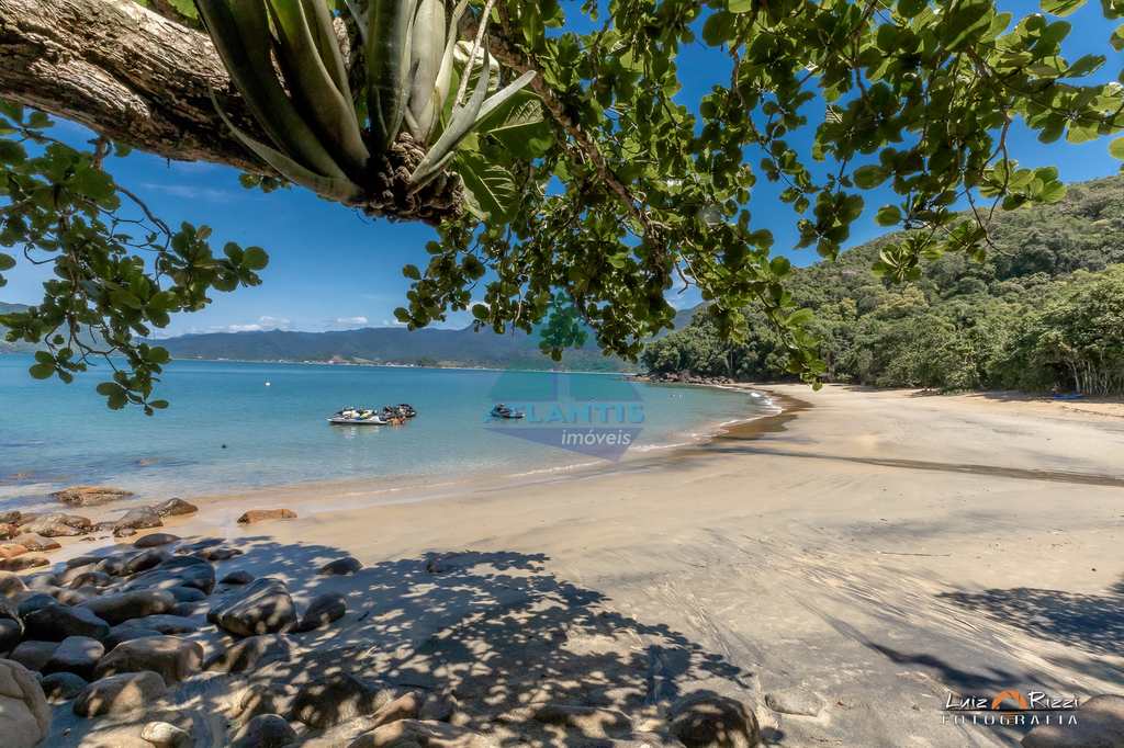Casa em Ubatuba, no bairro Praia Grande do Bonete